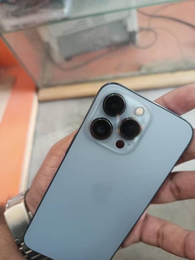 Apple iPhone 13 Pro water pack JV