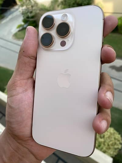 Apple iPhone 16 Pro jv