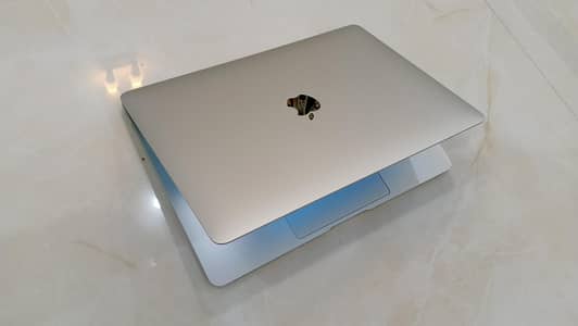 MacBook Air M1_13.3"inch | 8GB | 256GB SSD | Excellent condition