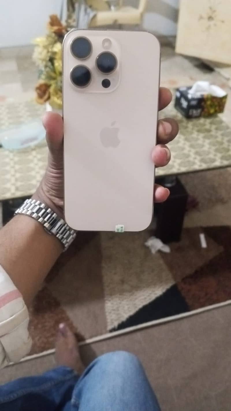 Apple iPhone 16 Pro 2