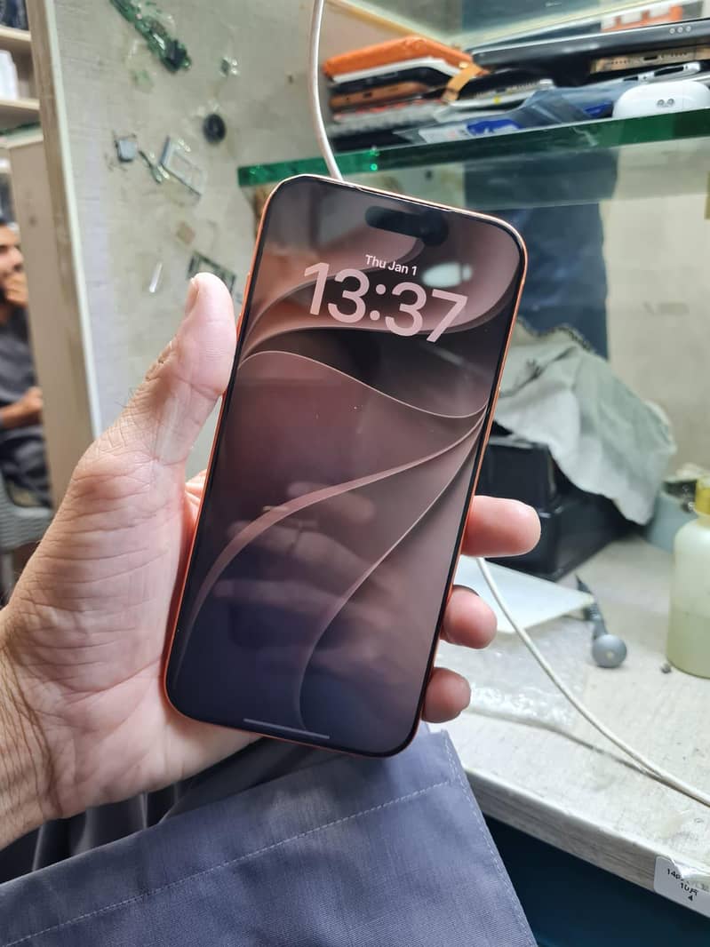Apple iPhone 17 Pro Max 1