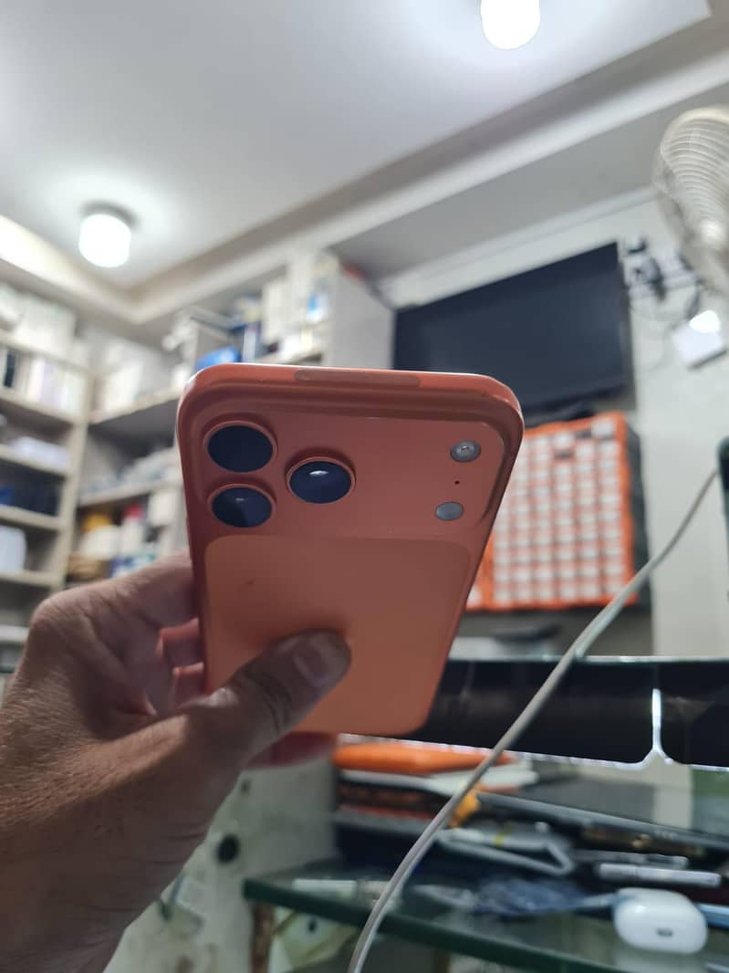 Apple iPhone 17 Pro Max 2