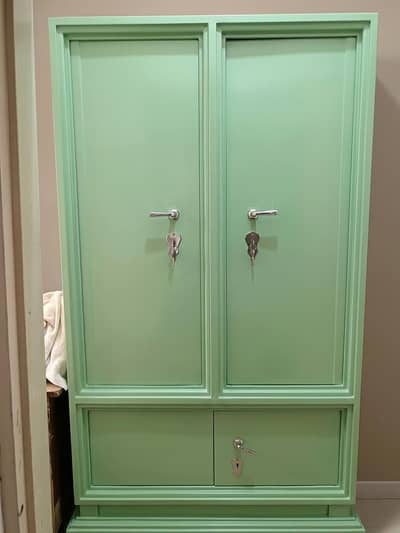 Spacious 6-Ft Steel Almirah with Locker – Strong & Secure Storage