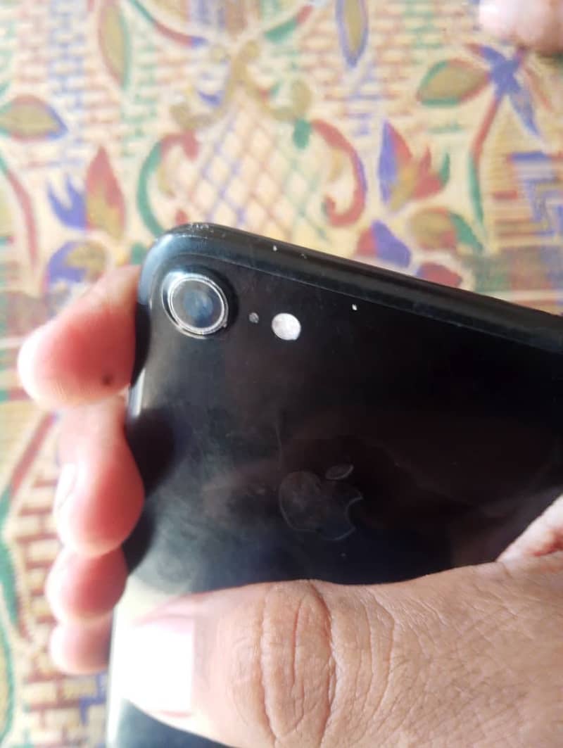 Apple iPhone 7 2