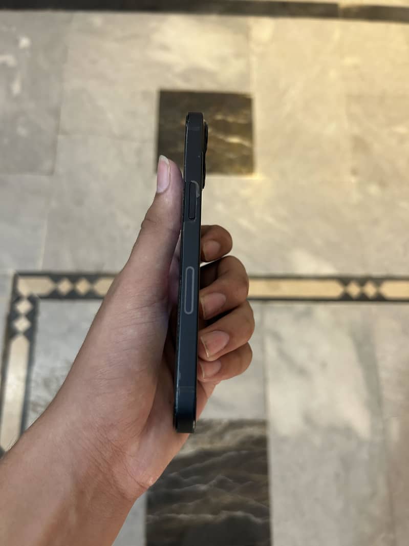 Apple iPhone 13 1