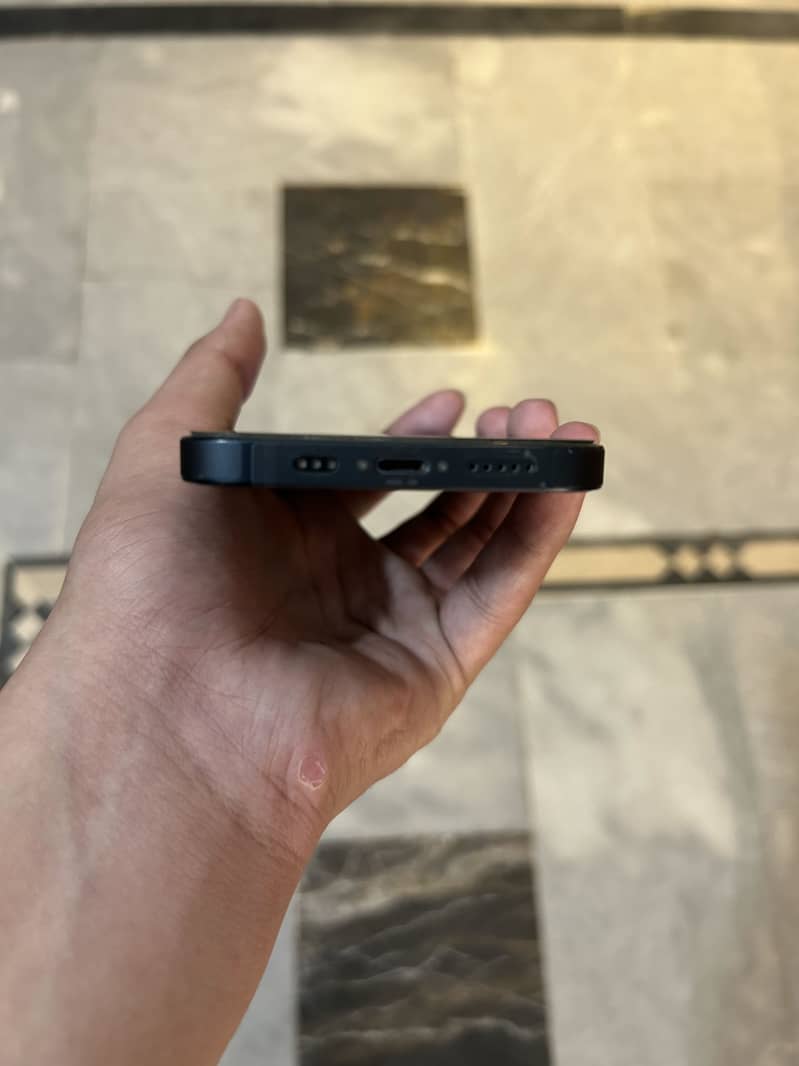Apple iPhone 13 3