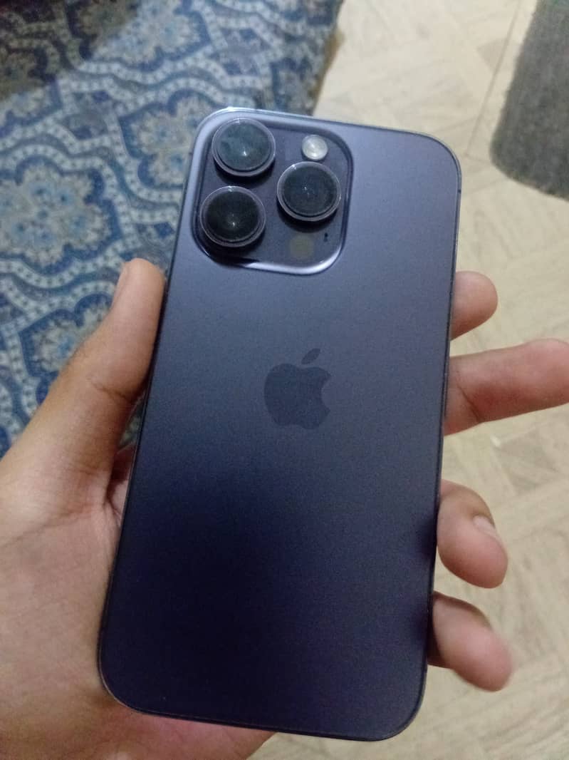 Apple iPhone 14 Pro 1