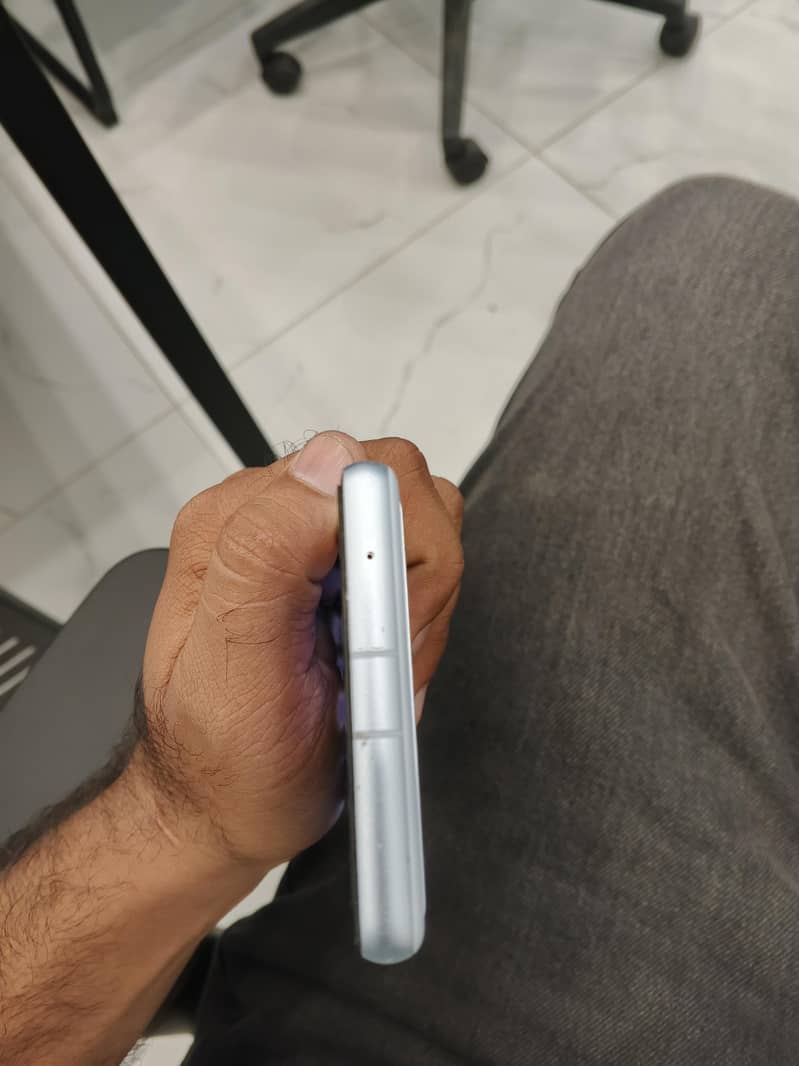 Google Pixel 7a 3