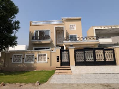 1 Kanal Luxury House for Sale in AWT Society Phase 2 B Block Lahore - Elegant Design