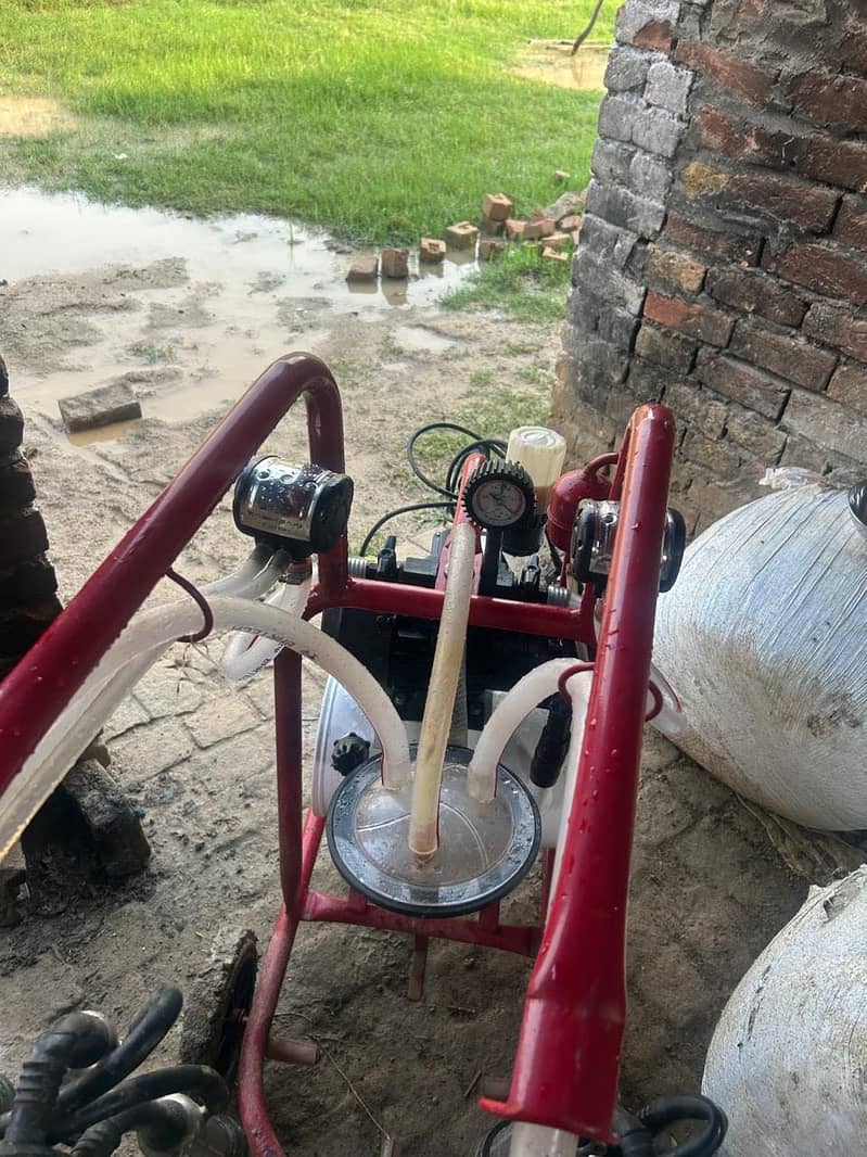 Double Cluster Milking Machine 4