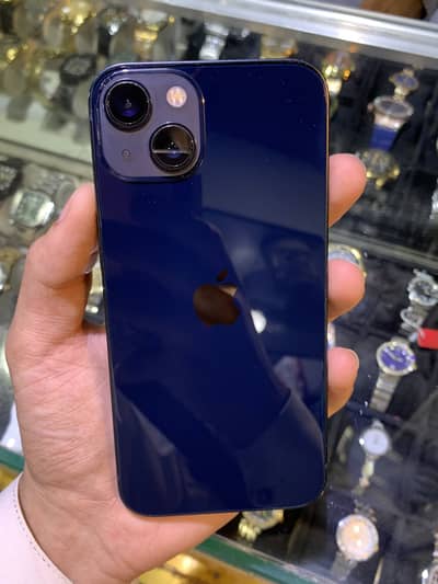 Apple iPhone 13 in warranty total genuine