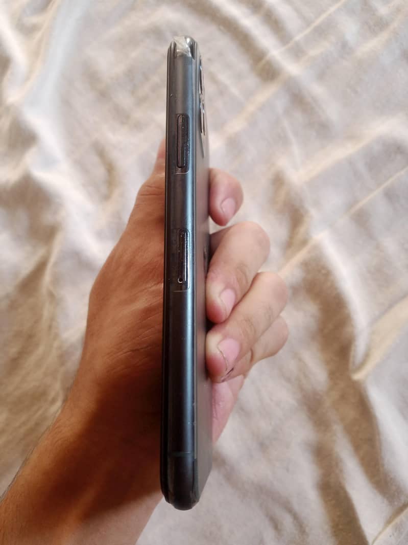 Apple iPhone 11 Pro 2