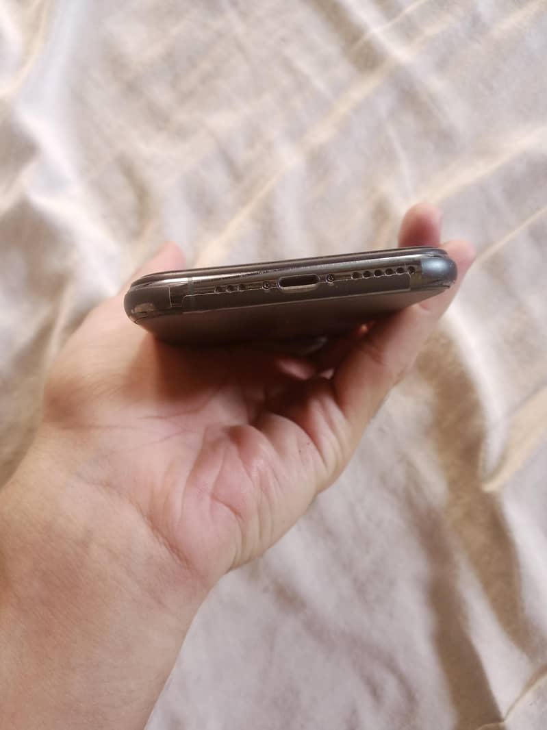 Apple iPhone 11 Pro 3