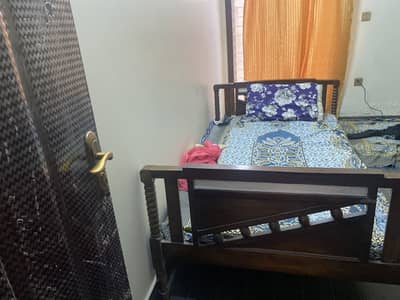 Single Bed for sale all Ohk làkri Bht mazbot Hain