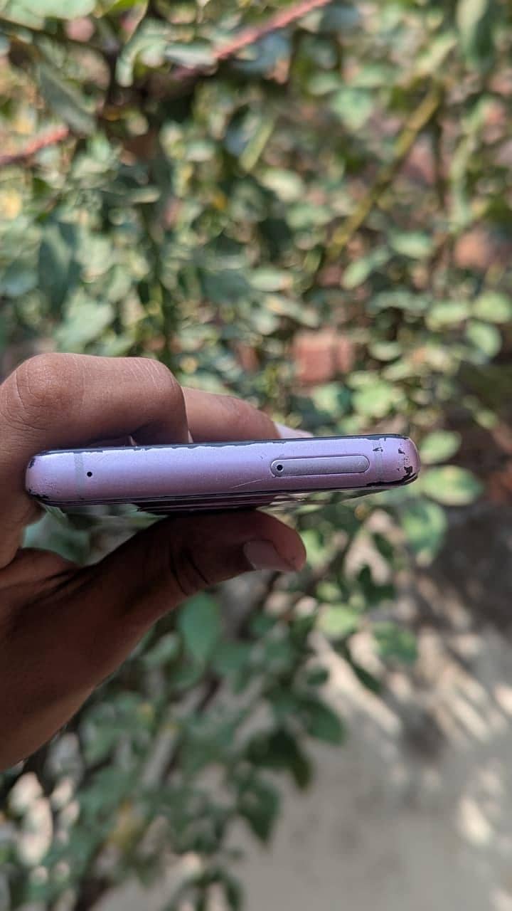 Samsung Mobile Note 9 6
