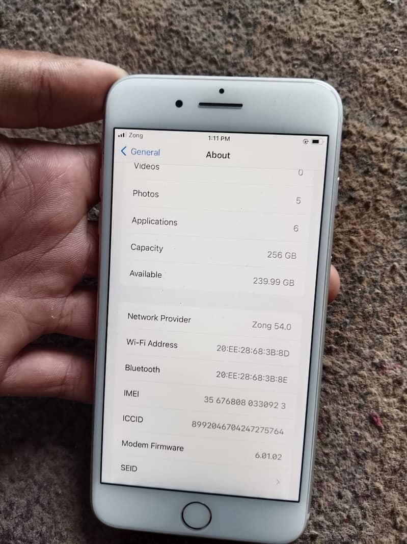 Apple iPhone 8 Plus 3