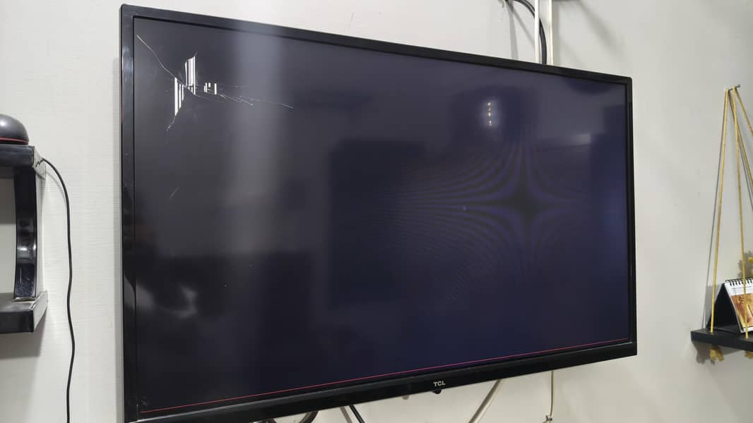 TCL LCD panel broken 0
