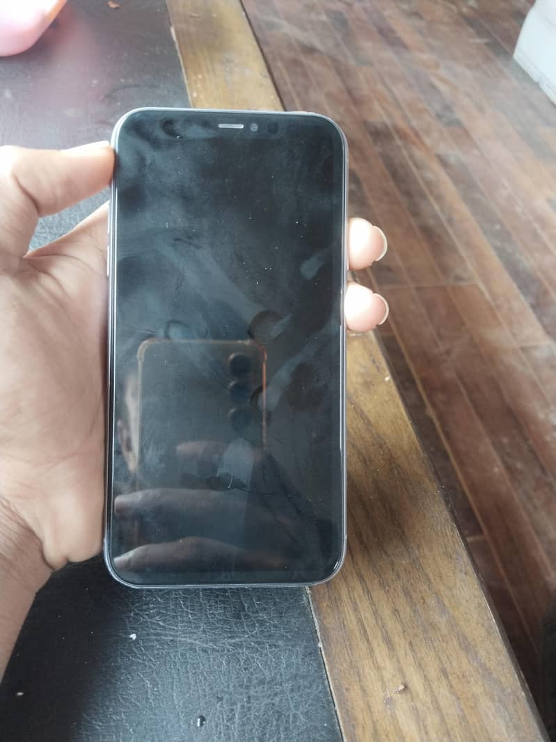 Apple iPhone 11 3