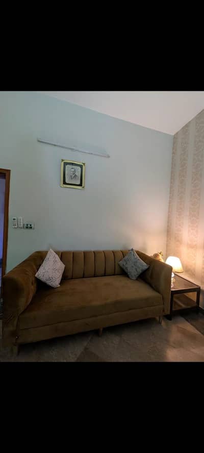 3 seater Molty form Sofa  in a excellent condition.