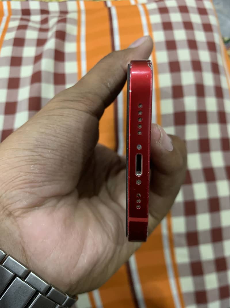 Apple iPhone 13 2