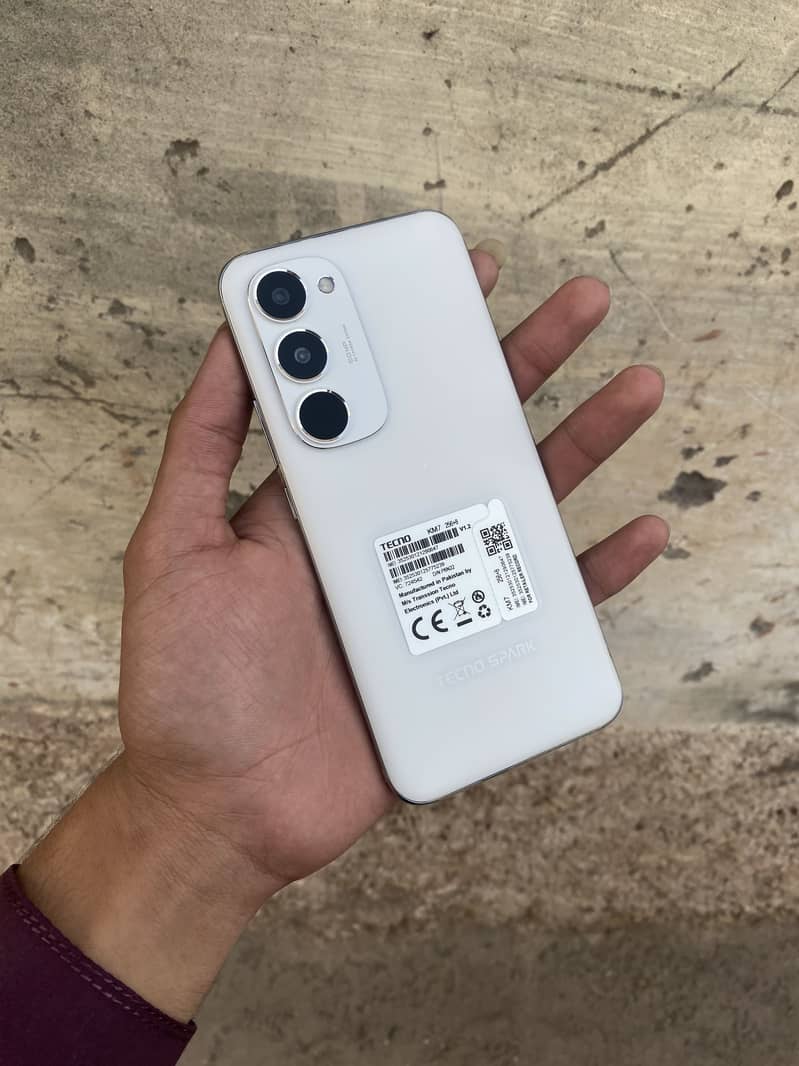 Tecno spark 40 pro plus 2