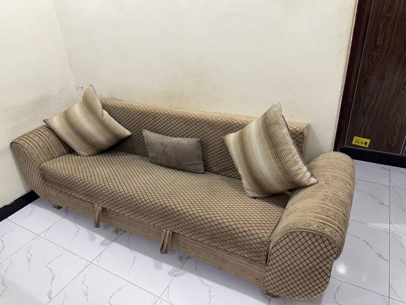 Beautiful Combed Sofa Set – Excellent Condition 1