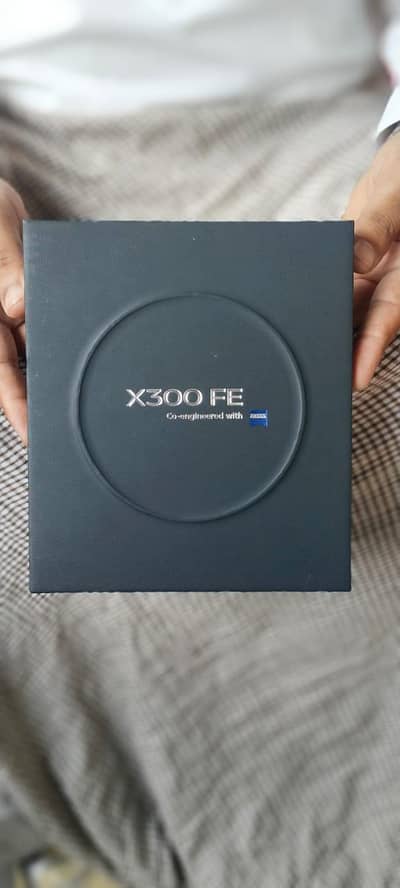 Vivo X300 FE