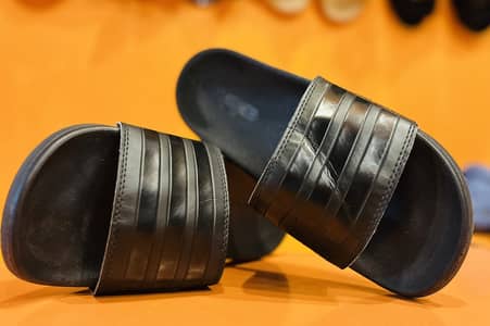 Adidas slides sliper condition 10/9 price 1800 men women Slippers