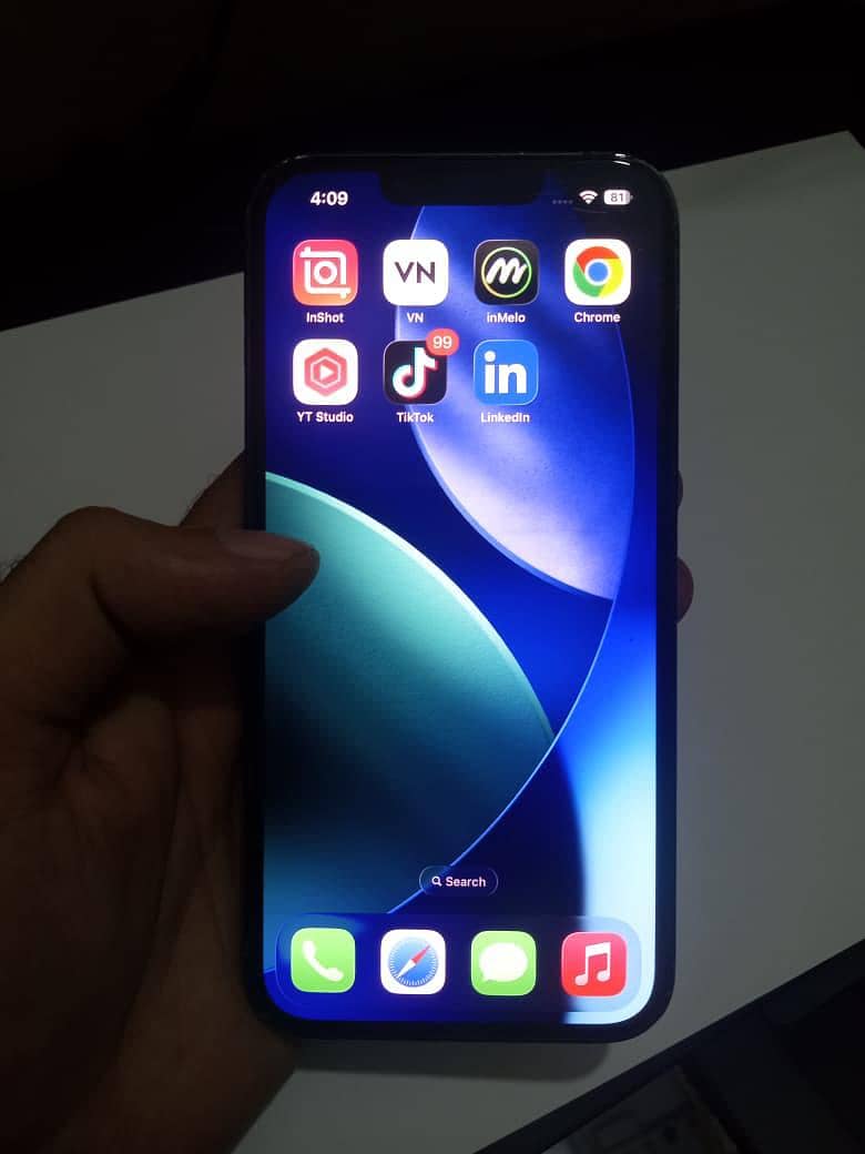 Iphone 13 8