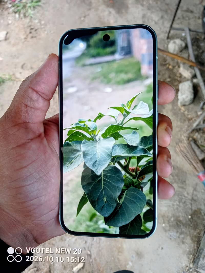Google Pixel 9 4