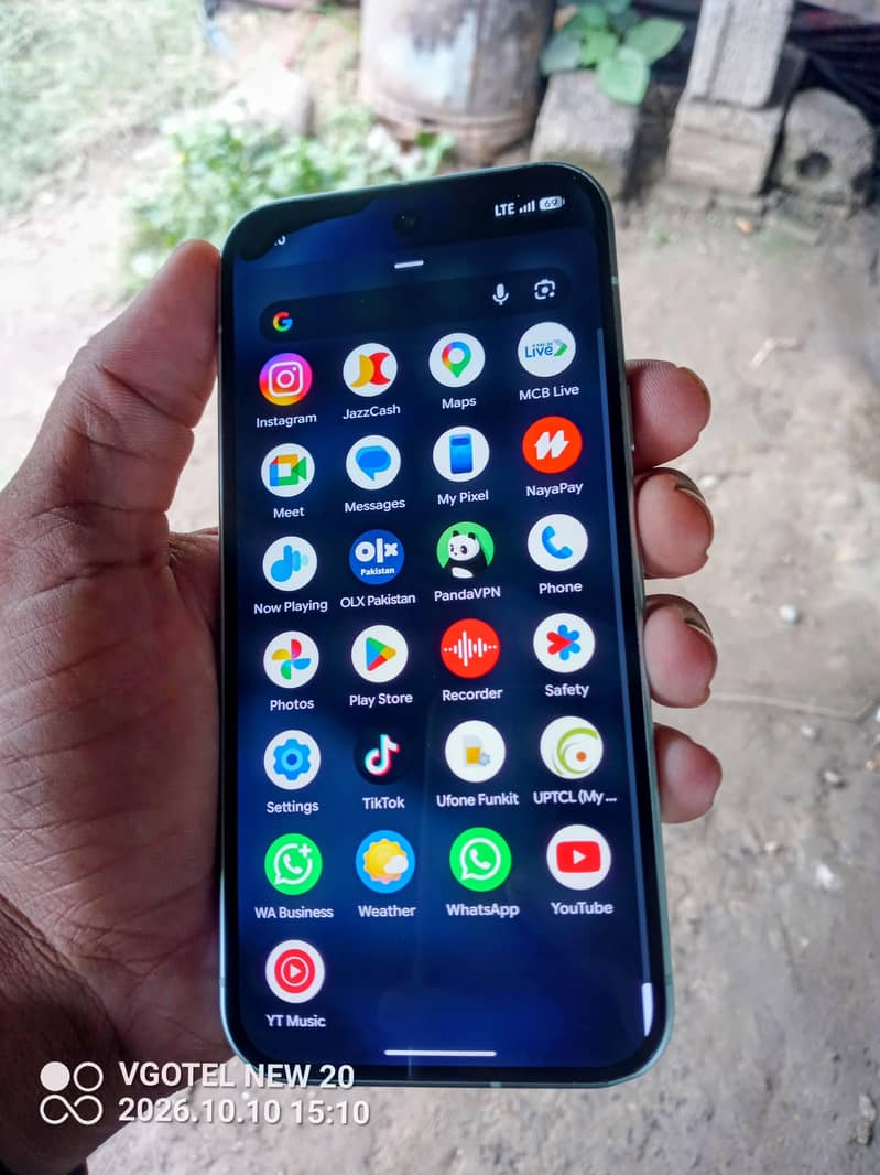 Google Pixel 9 6