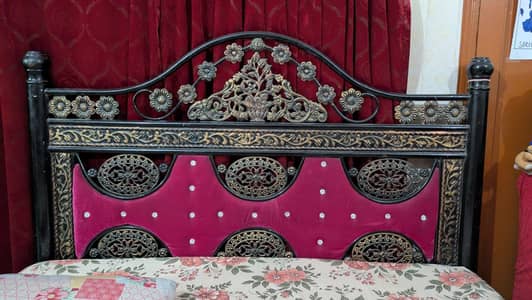Queen Double bed with mattress spring condition 10/9