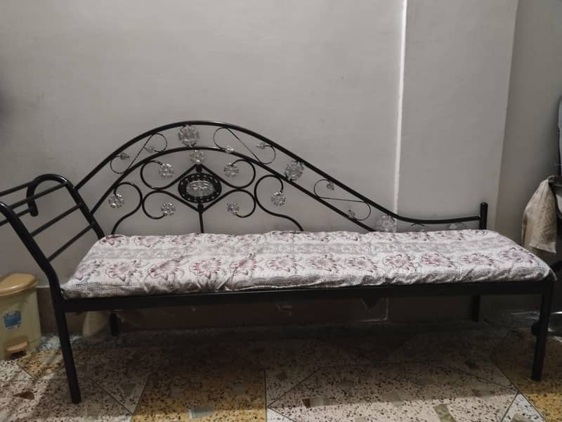 irone sofa 3