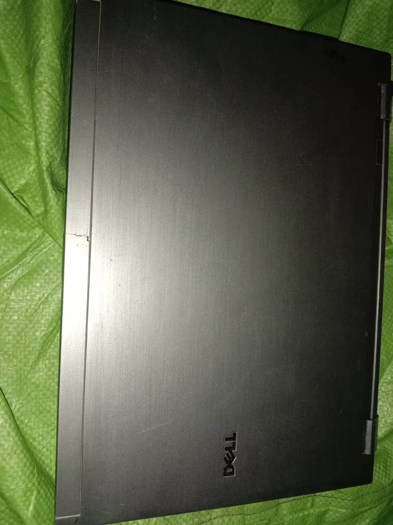 Dell Latitude E6410 1