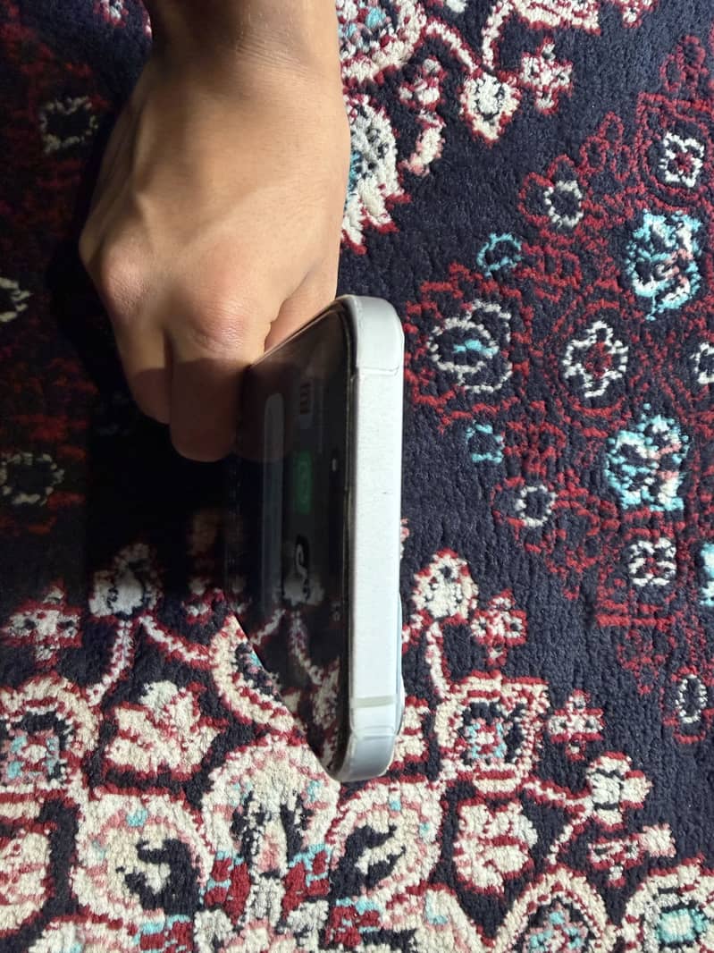 Apple iPhone 15 plus 3