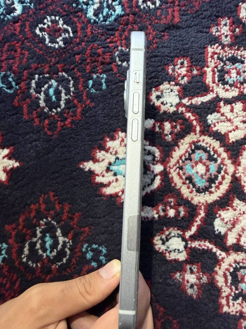 Apple iPhone 15 plus 4