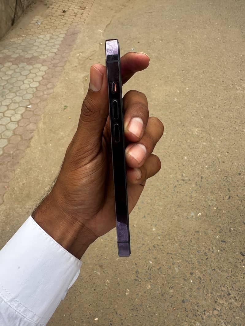 Apple iPhone 14 Pro 0