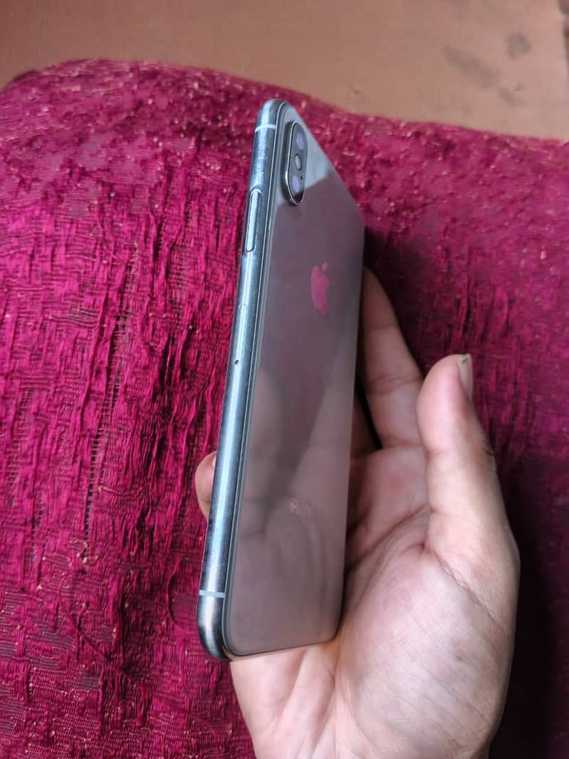 Apple iPhone X 6