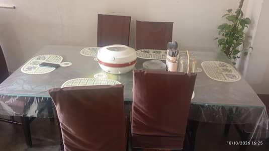 Dining table for sale