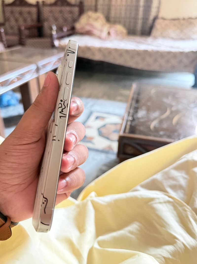 Apple iPhone 15 plus 5