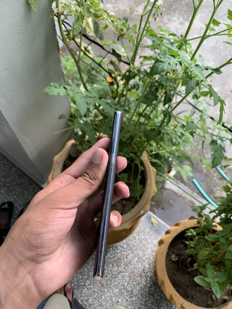 Samsung Mobile Note 8 1