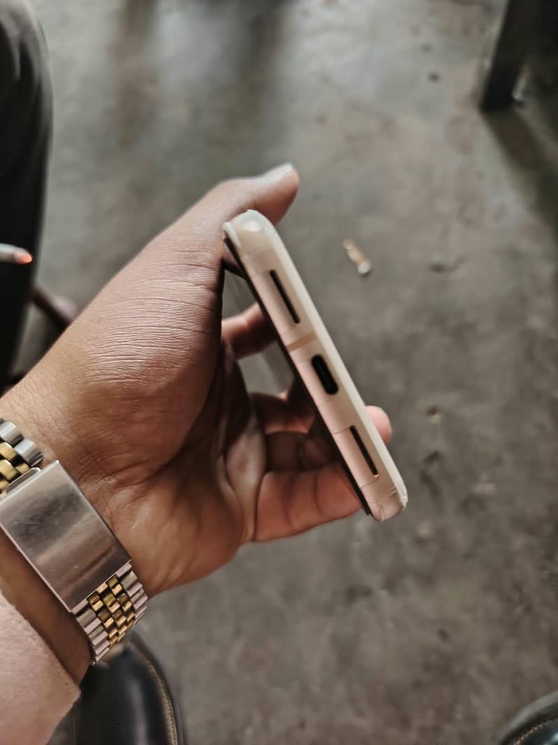 Google Pixel 8 5