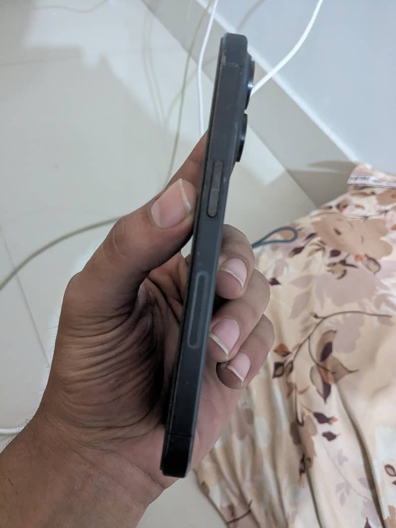 Apple iPhone 15 Pro 1