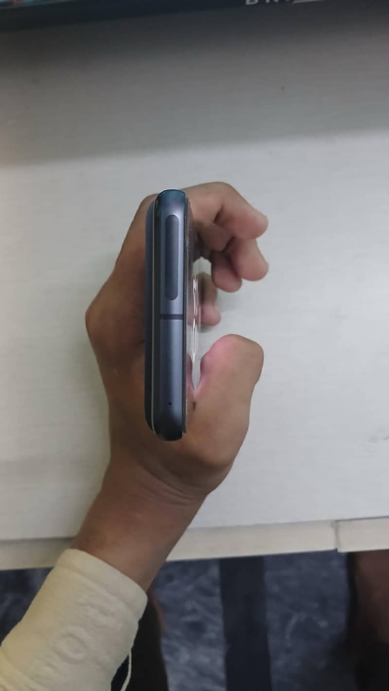 Google Pixel 8 4