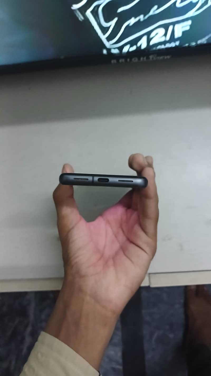 Google Pixel 8 5