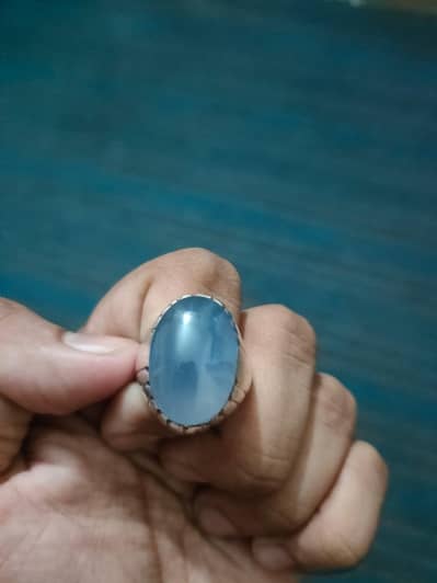 pure white gold with aqiq