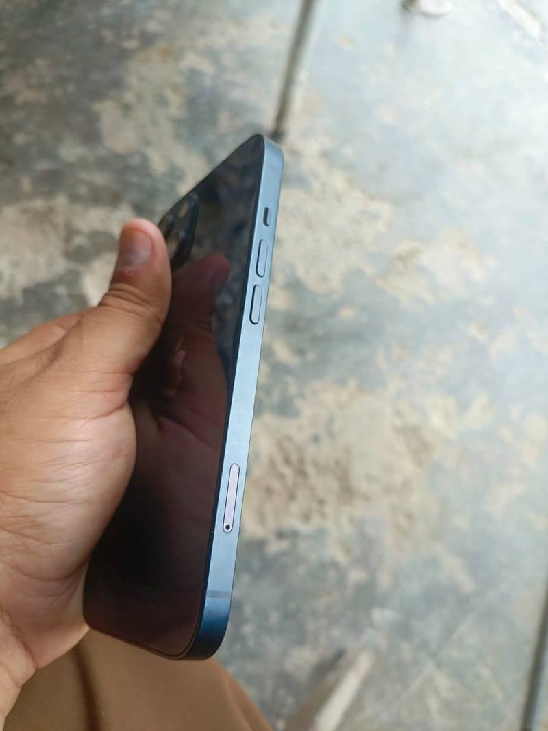 IPhone 13 2
