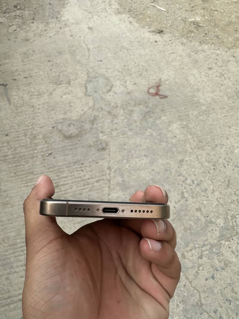 Iphone 16 pro Max (MDM) 3