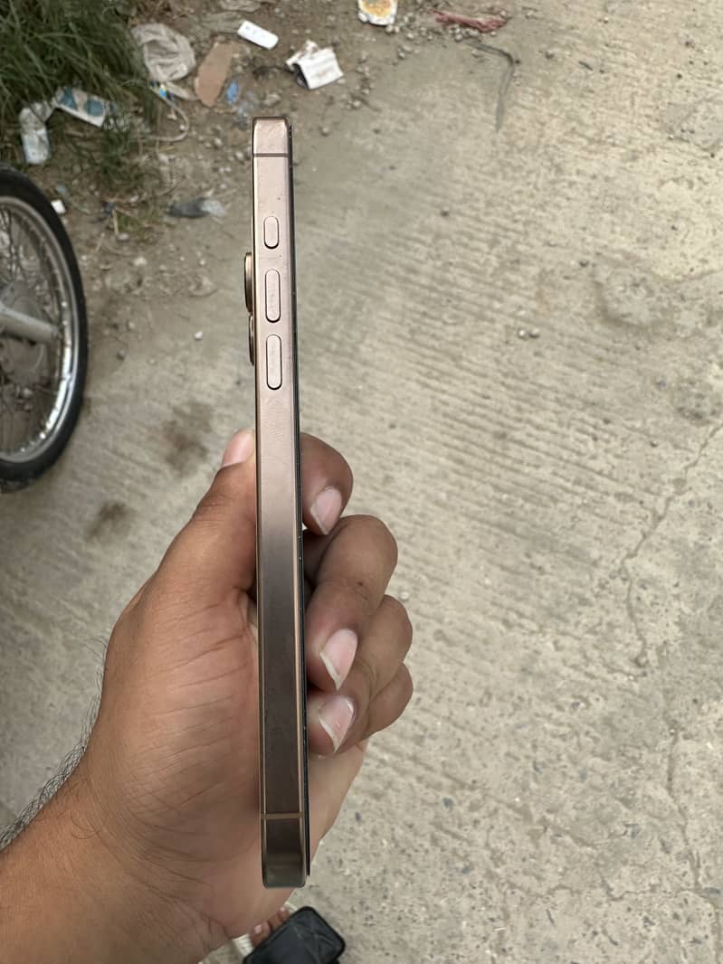 Iphone 16 pro Max (MDM) 4