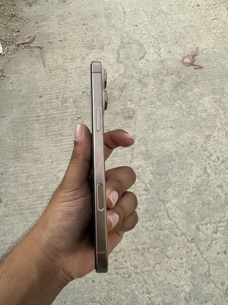 Iphone 16 pro Max (MDM) 5